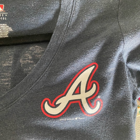 Atlanta Braves Genuine Merchandise 
Ladies S T-shirt 
Logo 
Great Catch - Picture 4 of 4